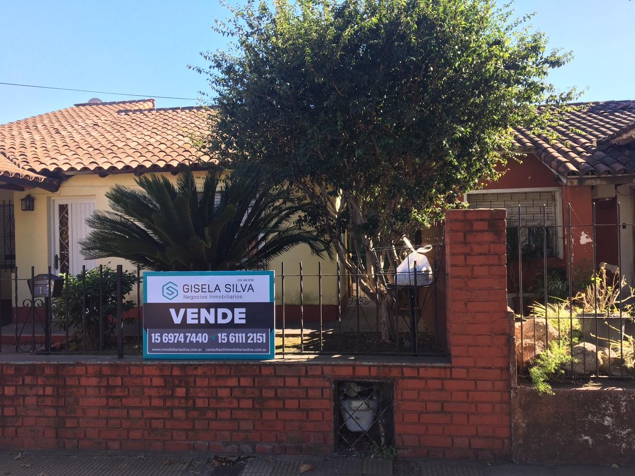 VENTA DOS CASAS DE 4 AMBIENTES SOBRE LOTE DE 370 M2