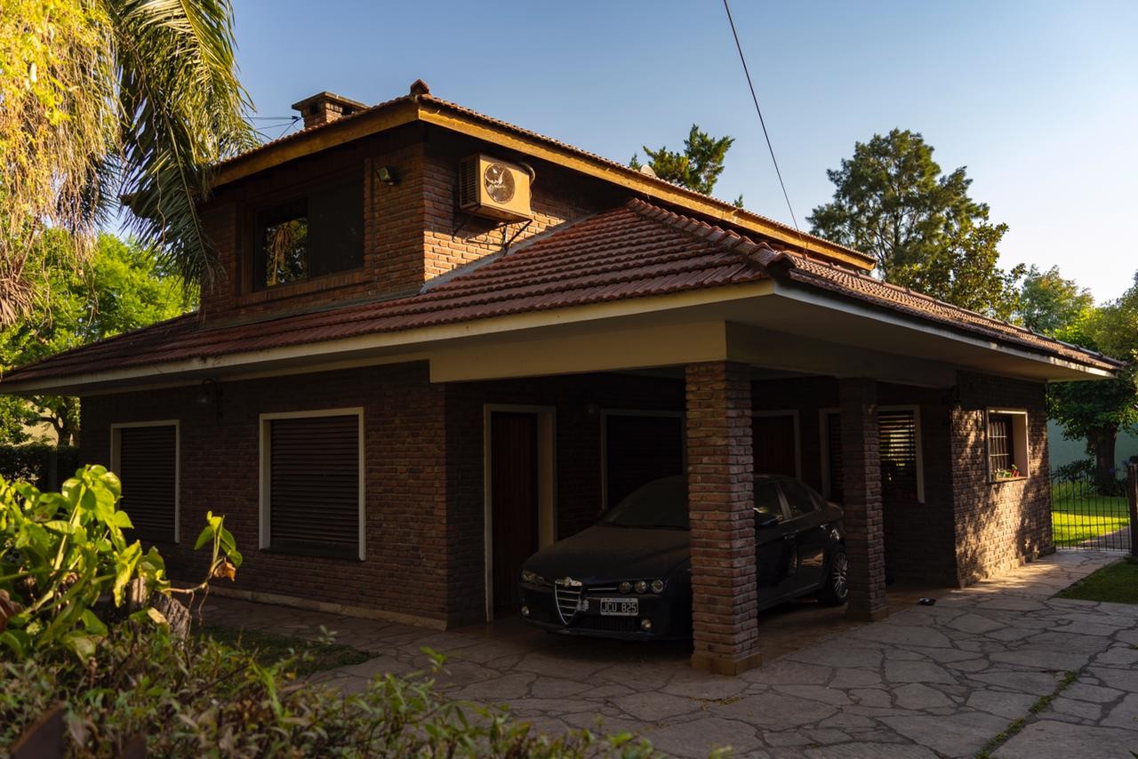 Barrio Bello Horizonte, Constitución 1800, San Miguel. Chalet 6  ambientes/ lote de 750 m2 aproximados