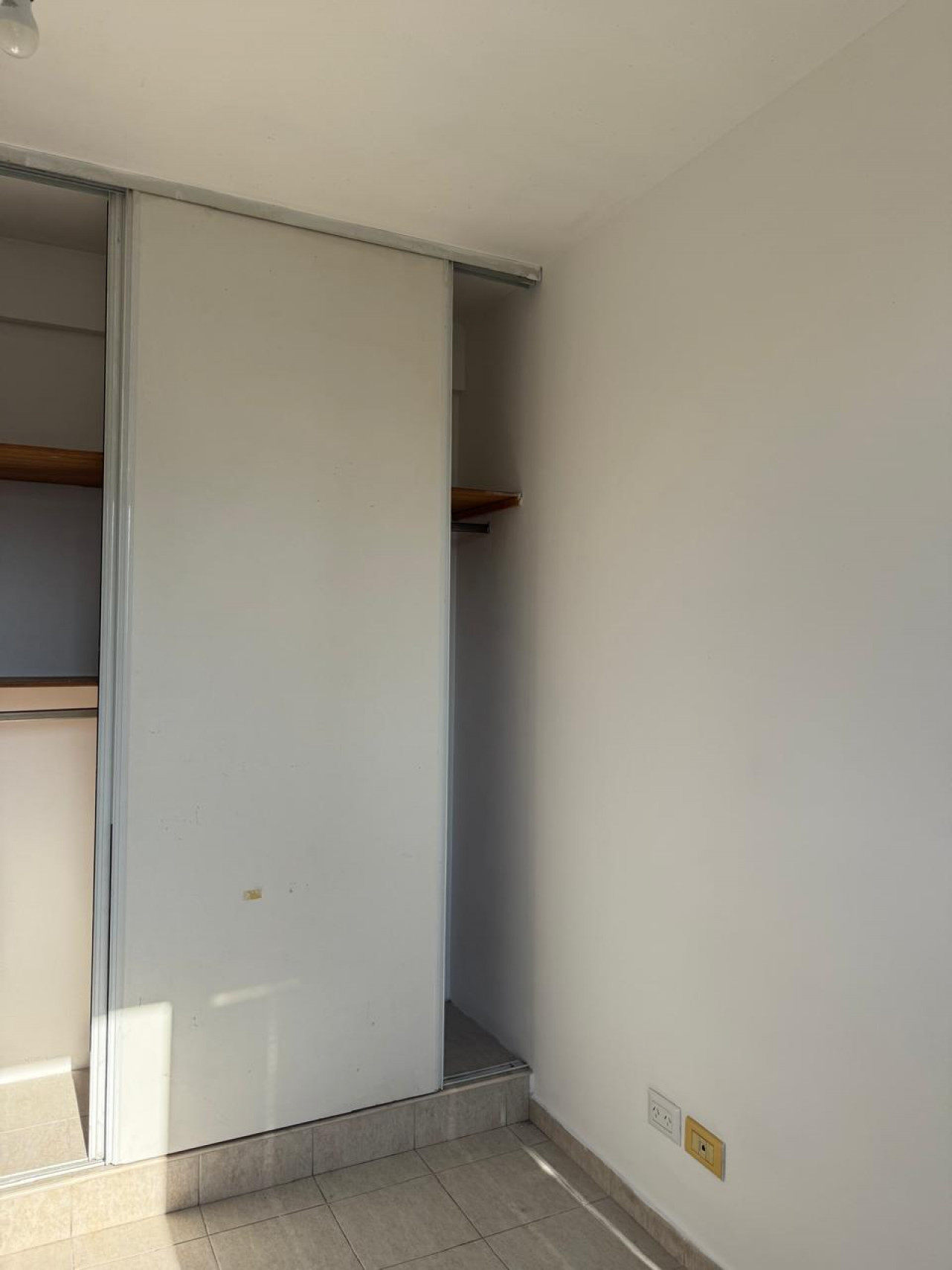 DPTO. EN ALQUILER - EDIFICIO BARCELONA V - AV. LEON GALLARDO Y SAAVEDRA - SAN MIGUEL