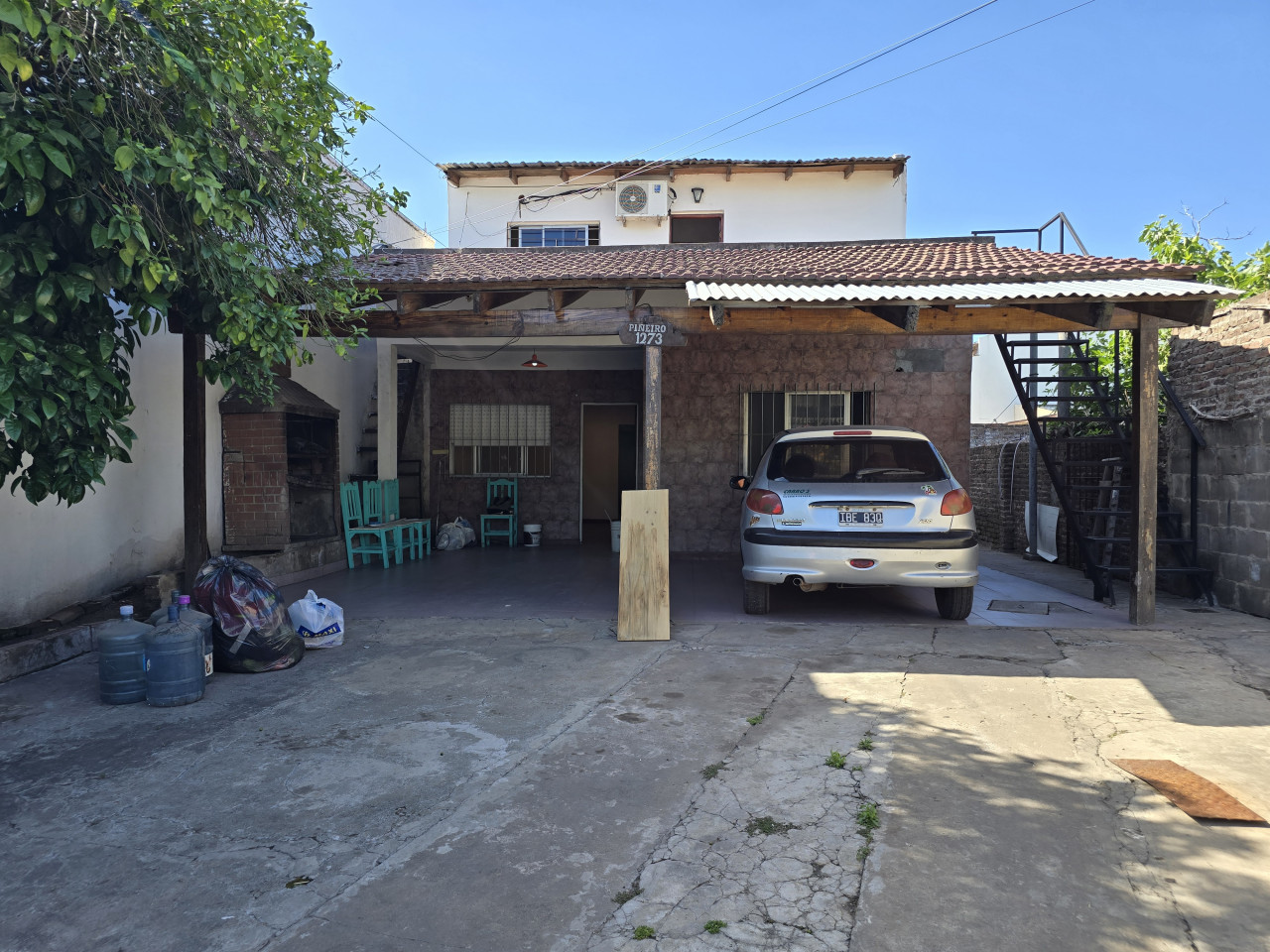 casa 3 ambientes en PB + dpto 3 Ambientes en PA, En José C. Paz, sobre Piñero, a 400 mts de Av. Hector Arregui, a 600 mts de la Facultad de medicina, a 800 mts de Ruta 8 y a 5 min de 197